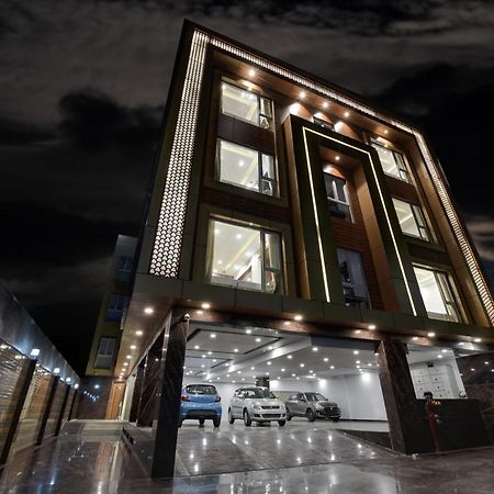 Golden Tree Hotel Noida Luaran gambar