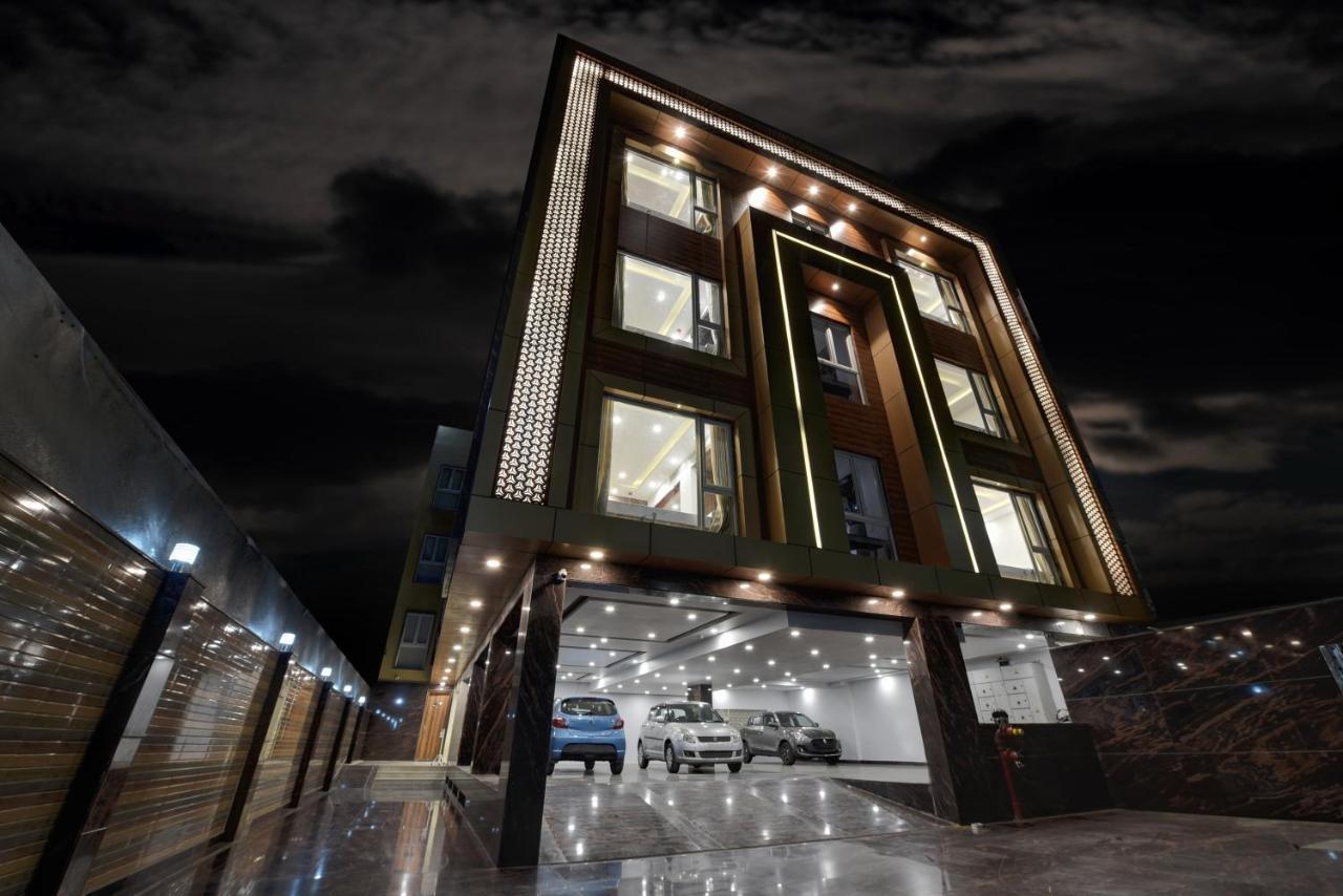 Golden Tree Hotel Noida Luaran gambar