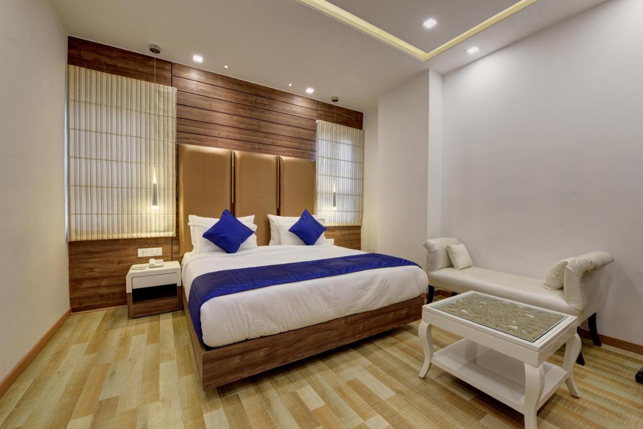 Golden Tree Hotel Noida Luaran gambar