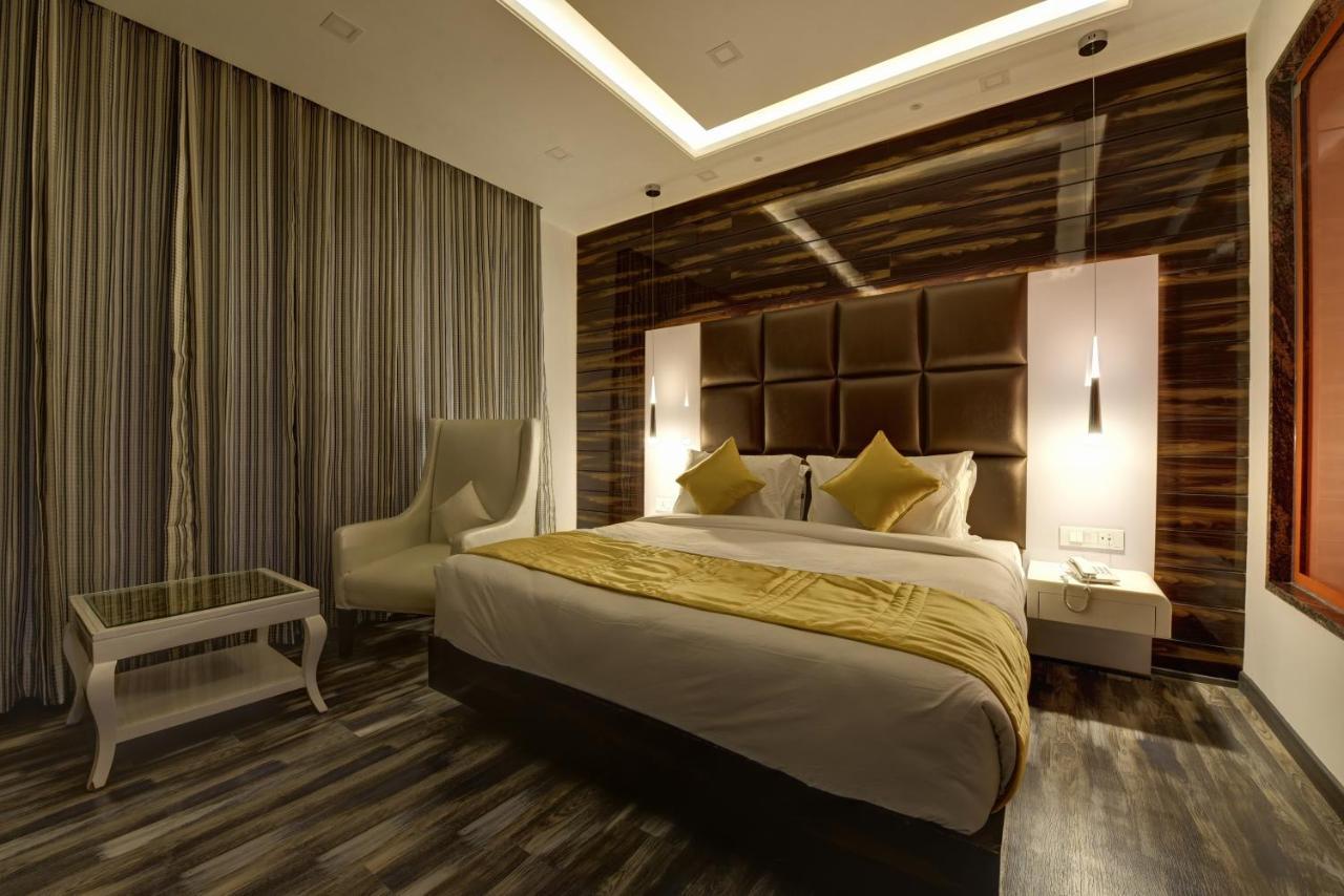 Golden Tree Hotel Noida Luaran gambar