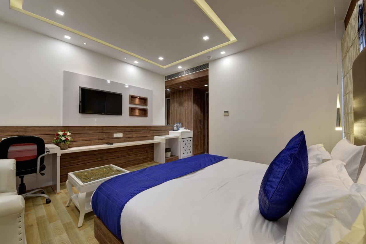 Golden Tree Hotel Noida Luaran gambar