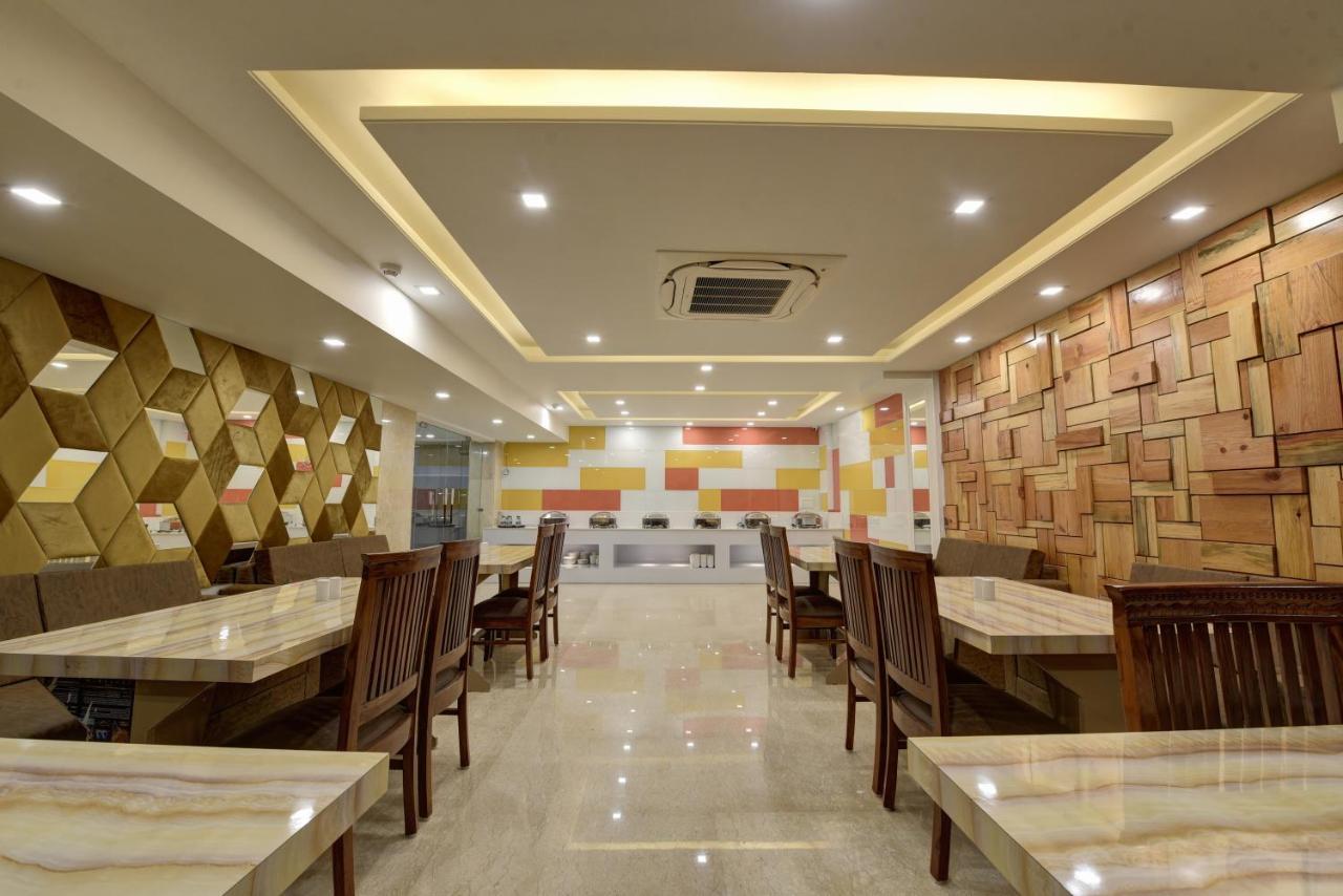 Golden Tree Hotel Noida Luaran gambar