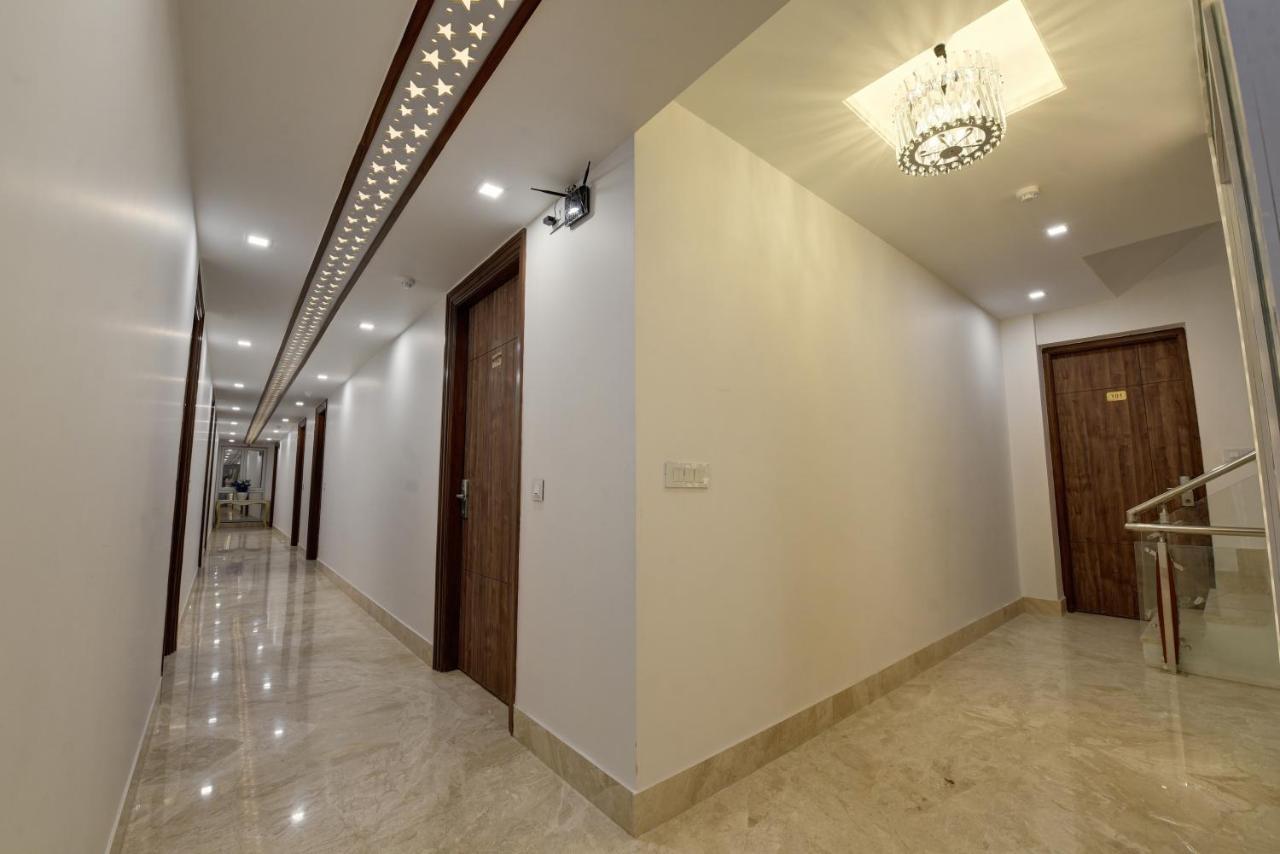 Golden Tree Hotel Noida Luaran gambar