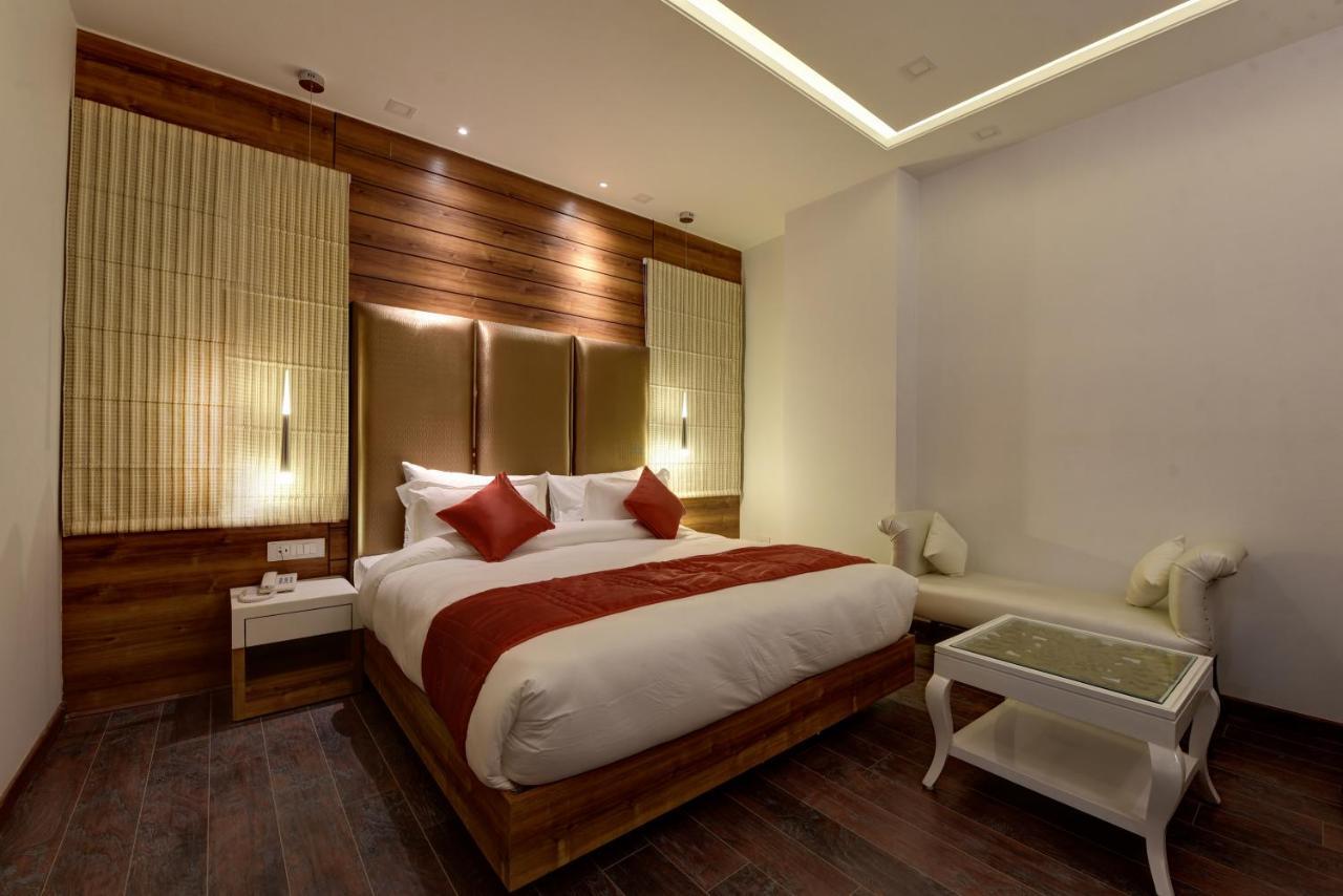 Golden Tree Hotel Noida Luaran gambar