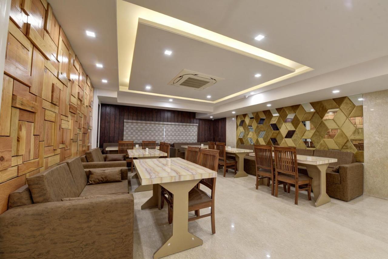 Golden Tree Hotel Noida Luaran gambar